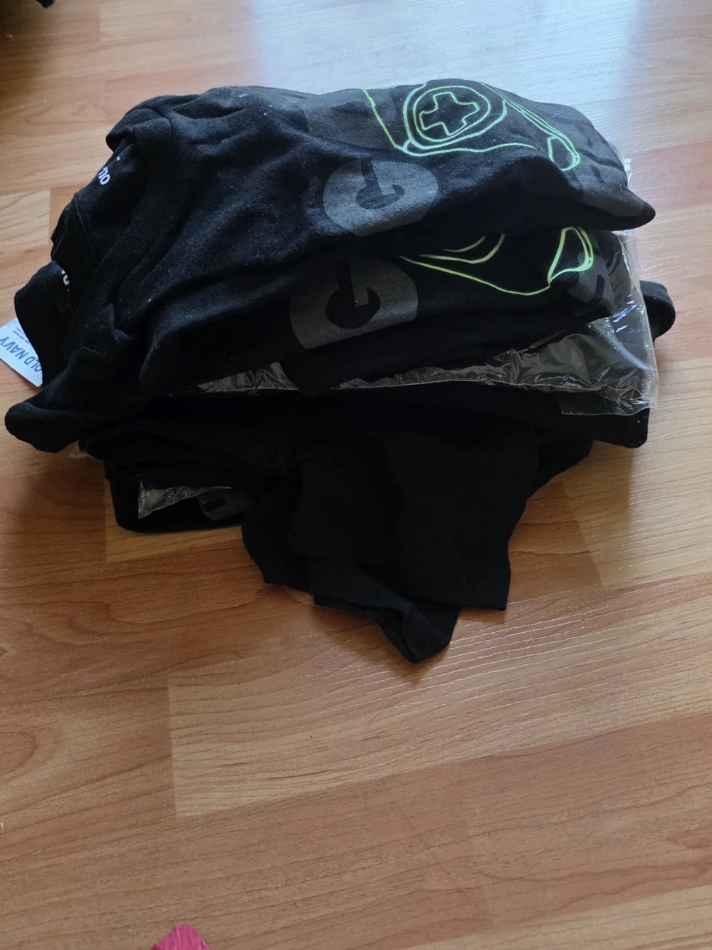 8 NEW - Black 